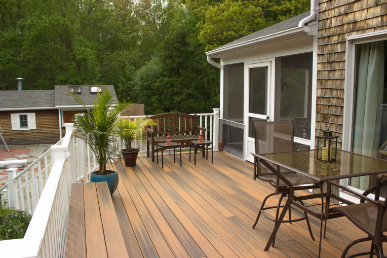 Deck Installation & Repair